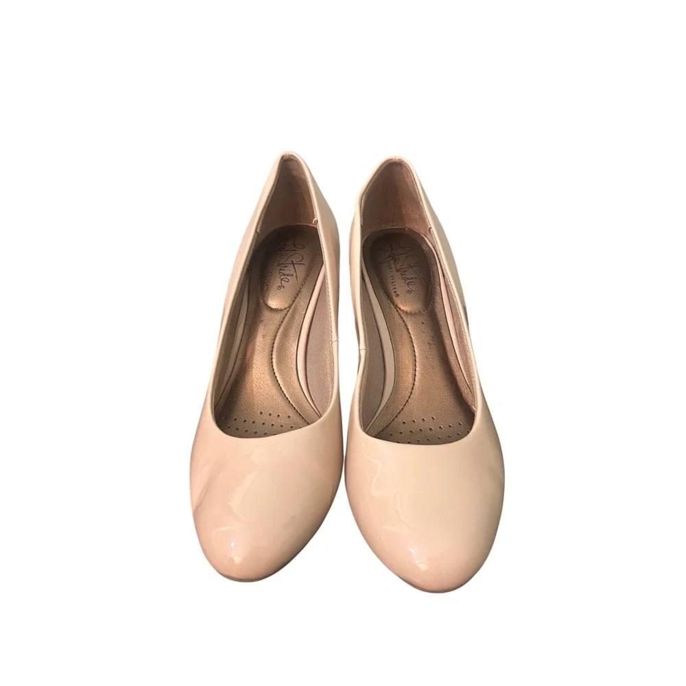 LifeStride Nude Parigi Pump Heels Size 7M Patent Office Classic
